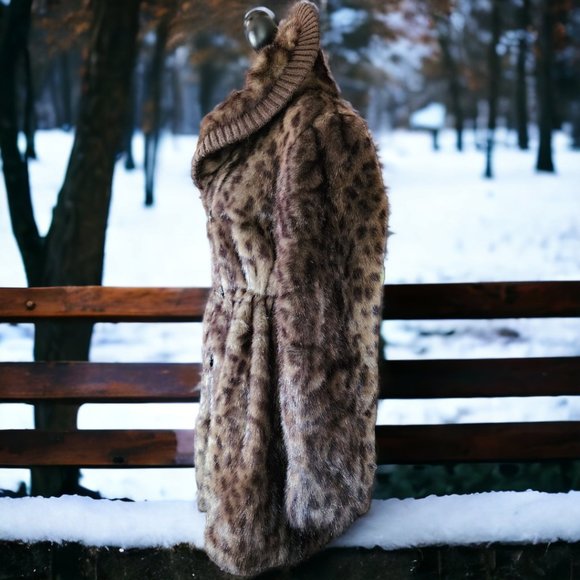 CHOKOLAT Faux Fur Jacket w High Collar Size SMALL - Picture 4 of 12